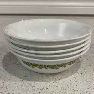 Corelle Spring Blossom Crazy Daisy White Bowls with Green Pattern, set of 5. EUC